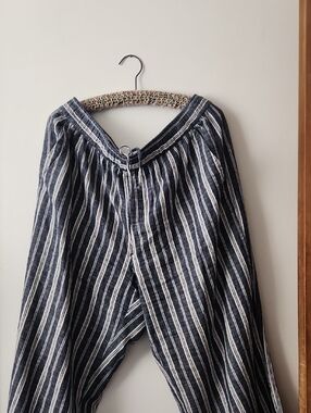 Old Navy Navy and White Striped Wide-Leg Pants